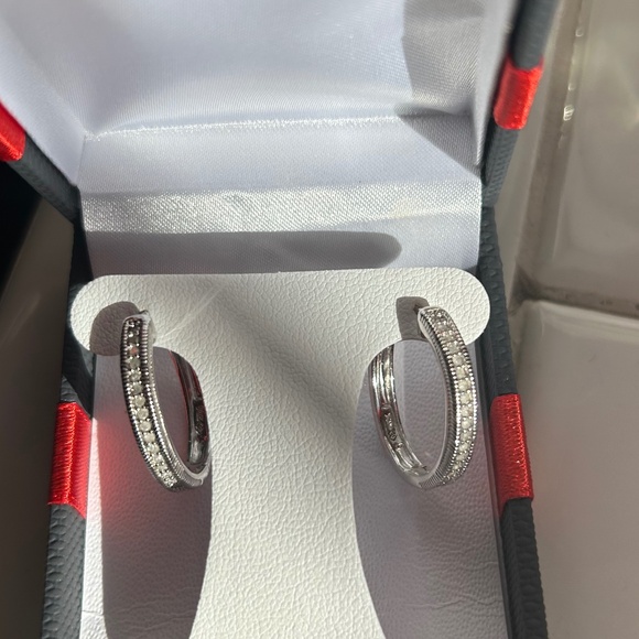 Brand new silver, and diamond earrings - Picture 2 of 2